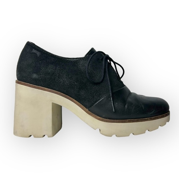 Camper Black and Cream Ankle Boots - Picture 4 of 9